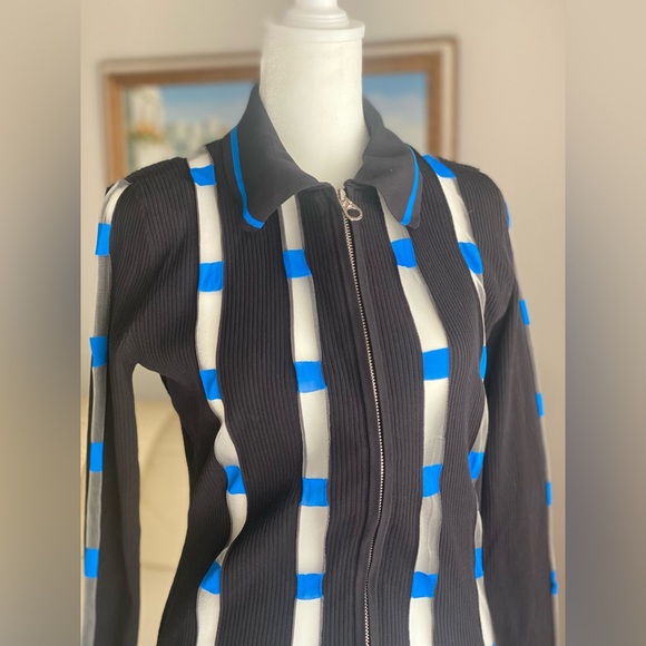 Versace long sleeve size 40 jacket - Picture 16 of 16